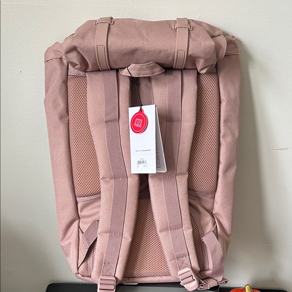 🎒 Herschel Little America Backpack – Rose Pink 🌸
Brand new with tags ✅ - Picture 10 of 10